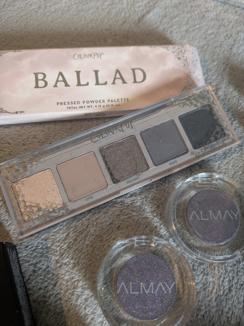 Eyeshadow & Eyeliner Set - Neutral and Purple Shades - Picture 2 of 7